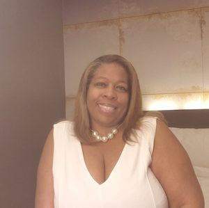 Meet your Posher, Courtney serena